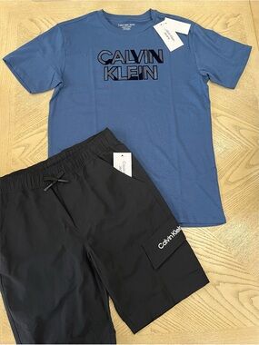 *NWT* Boys Calvin Klein Jeans Short Sleeve Tee & Short Size L